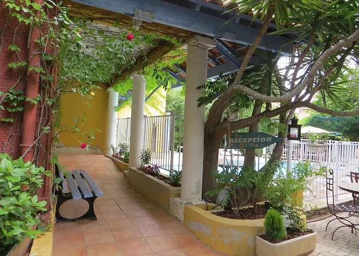 호텔 De La Frigoulette 2*