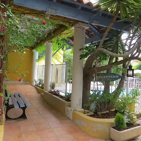 Hotel De La Frigoulette 2*