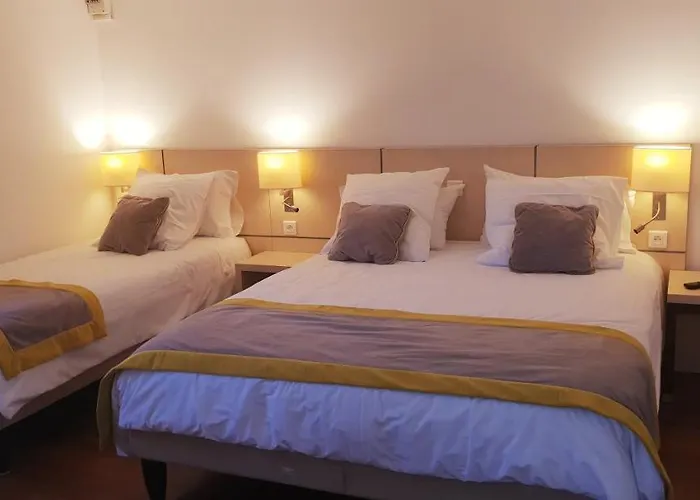 מלון De La Frigoulette סנרי-סור-מר